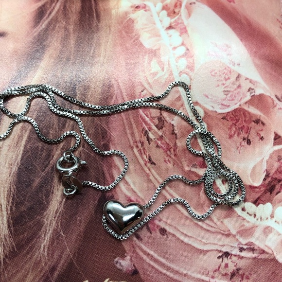 Sterling Silver Heart 💜 Necklace - Picture 3 of 4